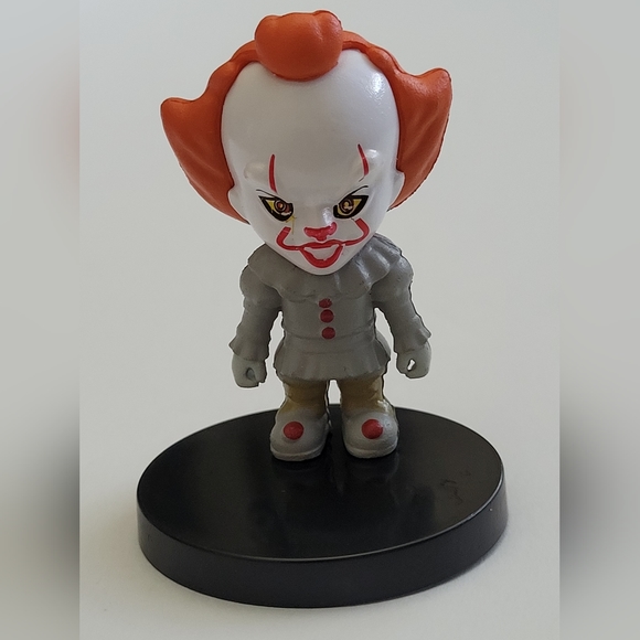 Rare "IT" Chapter 2 PENNYWISE 2019 Version W/Stand 2" Detailed PVC Action Figure - Picture 1 of 4